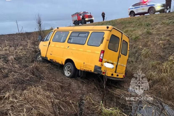 ГАЗель со школьниками-спортсменами, улетевшая с Колы, ехала из Бокситогорска. Водитель мог задремать