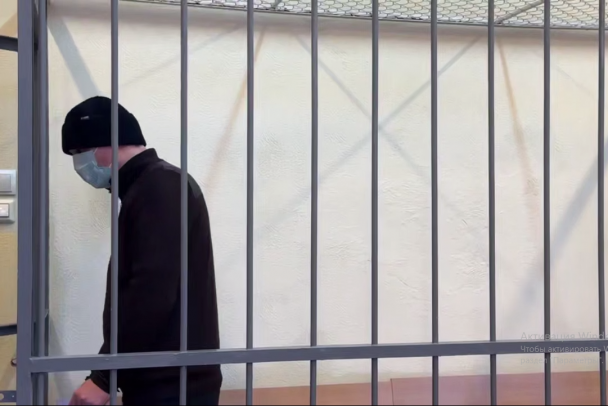 Ревнивец, жестоко расправившийся со стюардессой Победы в Дубае, судом Петербурга заключен под стражу