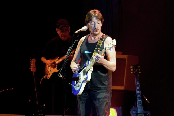 Умер британский певец Крис Ри