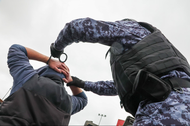 СМИ: В Петербурге нашли проукраинскую секту. Участвовали около 70 человек