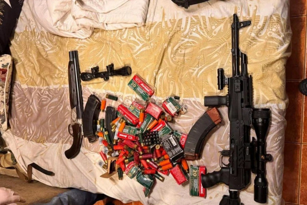 Избил до потери сознания и подкинул прохожим. В СНТ под Пениками нашли погубившего человека из Петербурга