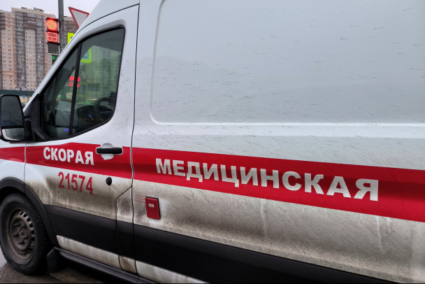 В Кудрово Опель сбил бабушку с двумя детьми. Водитель уехал - видео