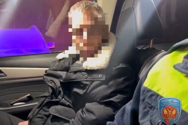 Петербуржца лишат прав после нетрезвой поездки на автомобиле у Петропавловской крепости