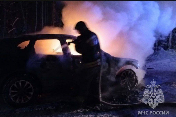 Легковушка сгорела дотла во Всеволожске