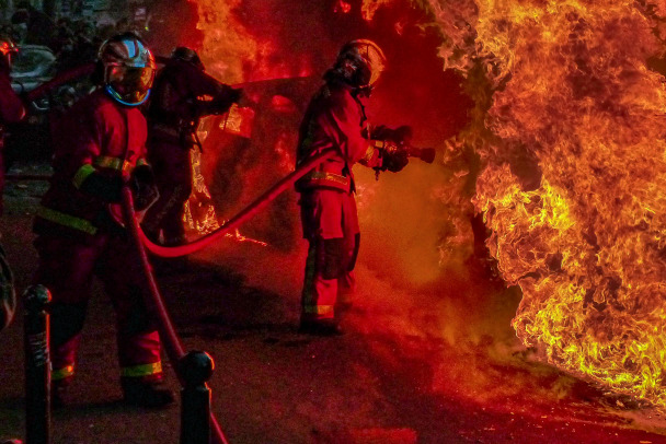 Четверо пострадавших госпитализированы, повреждены семь многоэтажек. В Воронежской области продолжается атака БПЛА