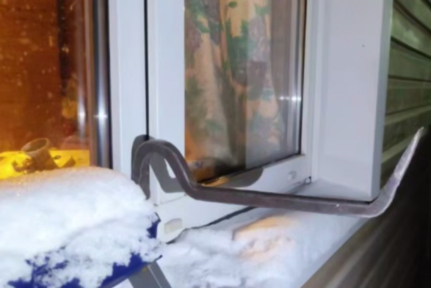 Человек с гвоздодерами вынес из домов в Выборге и окрестностях 650 тысяч рублей