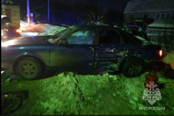 На Дороге Жизни столкнулись три автомобиля. Предполагаемый виновник скрылся