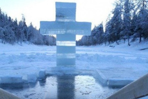 Вам - ни ногой в прорубь. С какими симптомами нужно держаться подальше от крещенских купаний