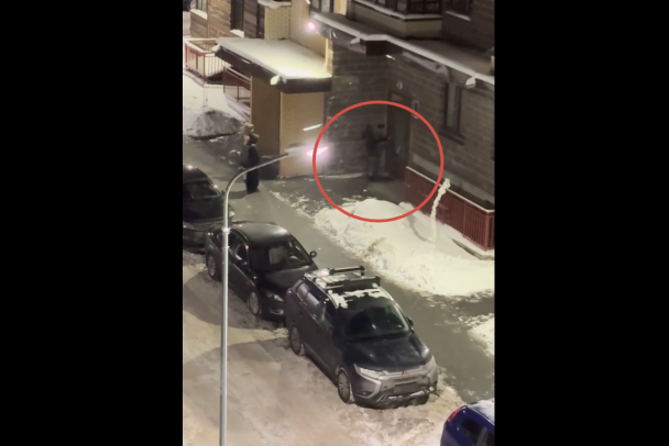 Полиция и прокуратура оценили ночные удары подростков по двери со стеклом в Сертолово