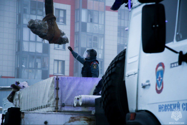 В Петербурге нашли авиабомбу. Показываем процесс от транспортировки до уничтожения