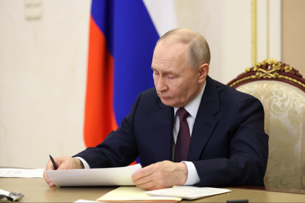 Продлить часы работы детсадов. Путин предложил проработать этот вопрос