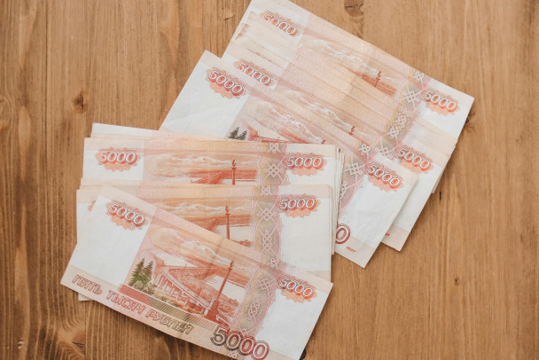 Юная петербурженка-дроп забрала у пенсионерки из Лодейного Поля 250 тысяч