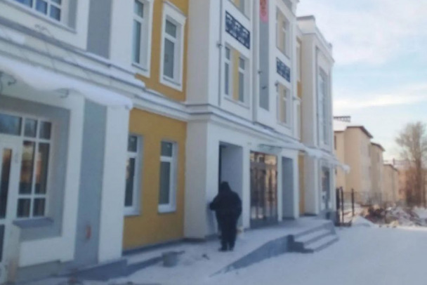 Суд с выхлопом. Что опять не так с долгостроем в Ленобласти