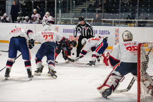 ХК Ленинградец проиграл оба матча на выезде