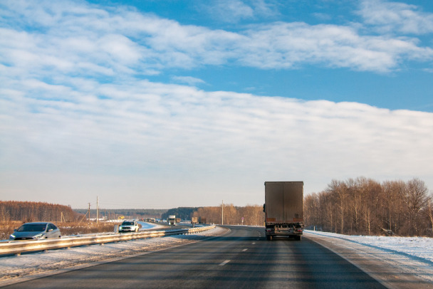 Автобус с пассажирами съехал в кювет под Гатчиной