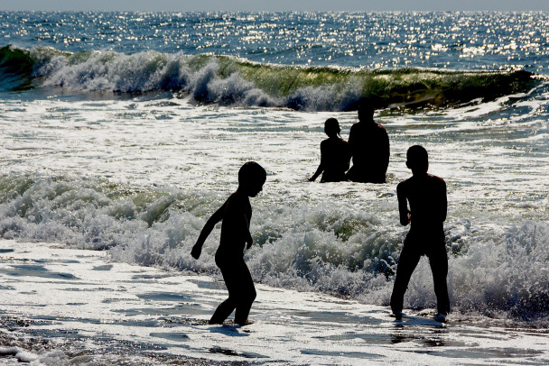 Можно ехать В Черном море спустя год закончились выбросы мазута