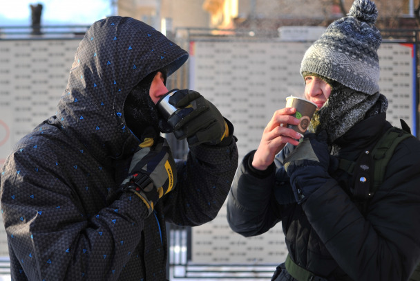 Какие продукты есть зимой перед выходом на улицу, чтобы не мерзнуть, рассказала врач