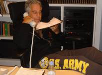 Джеффри Эпштейн и торт