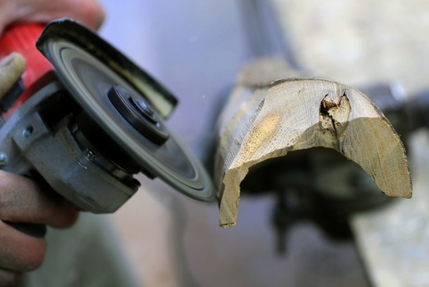 И металл не грузится, не продать корунд. Китай зажал наш алюминий