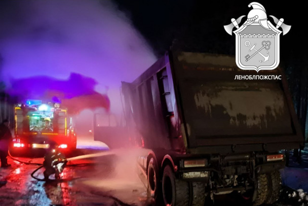 На карьере под Кингисеппом сгорел грузовик