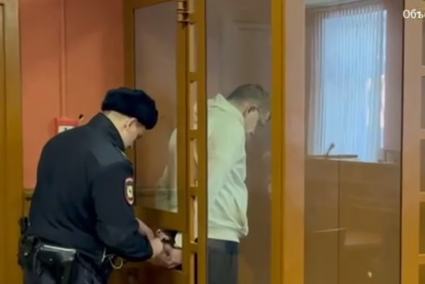 100 тысяч в Ниссане. Подполковник полиции в Петербурге арестован за взятку в машине