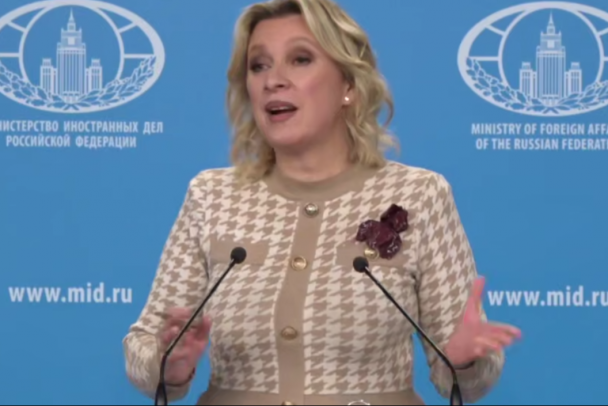 В Эрмитаже покажут семь чайников голоса МИД России