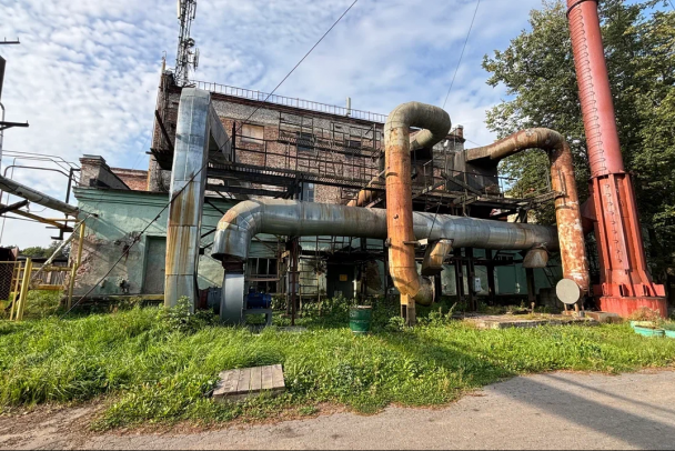 Миллионы на иголках. В Ленобласти продают уникальный завод