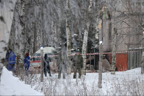 При обрушении комендатуры в Ленобласти погибли военнослужащие-контрактники и офицер