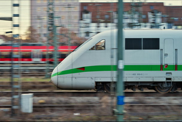 Балки для мостов и эстакад ВСМ зальют на полигоне в Ленобласти