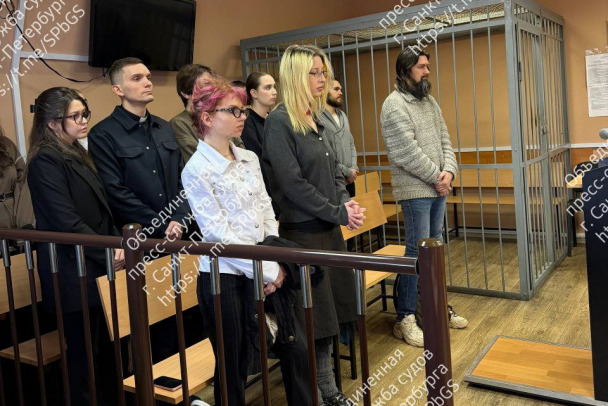 Участники шибари-съемок на кладбище Петербурга получили условные сроки