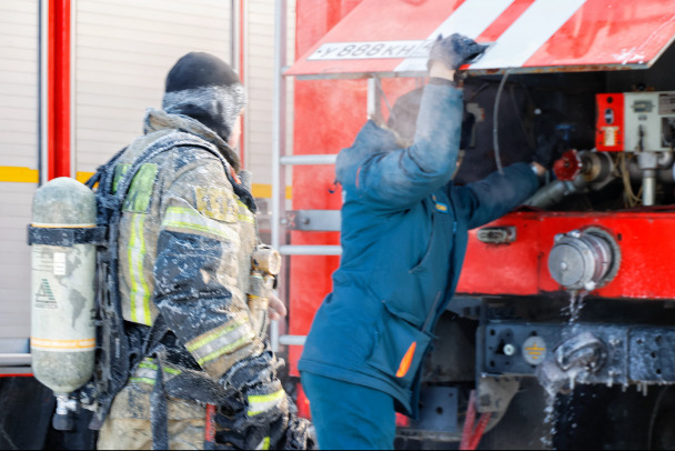 Фальстарт празднования обернулся пожаром в общежитии Новой Ладоги. Мужчина из мести поджег шкаф