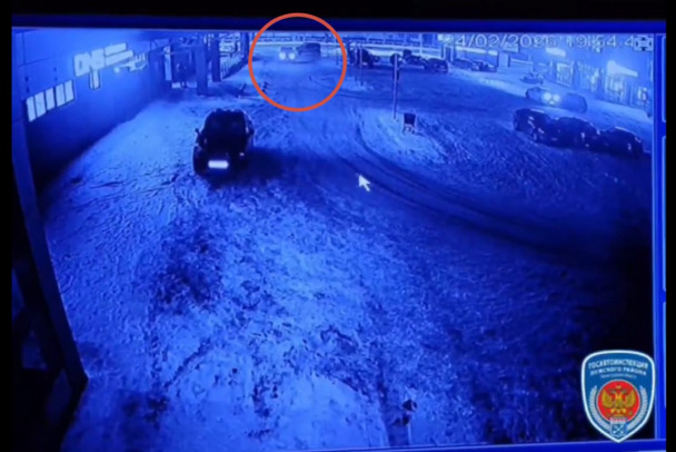 В Луге товарищи лишились УАЗиков после совместного дрифта на парковке