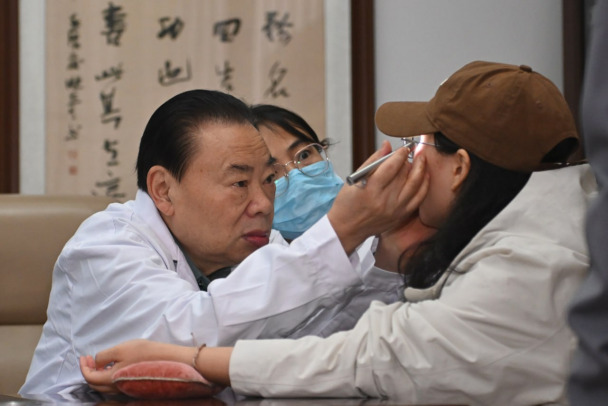 Паразиты, иммунитет, трещины на коже. Можно ли лечиться барсучьим жиром