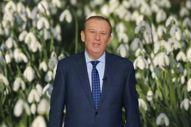 Успеваете всё и делаете жизнь светлее. С 8 марта поздравляют Дрозденко, Путин, Гуцан, мужчины из СК и МЧС