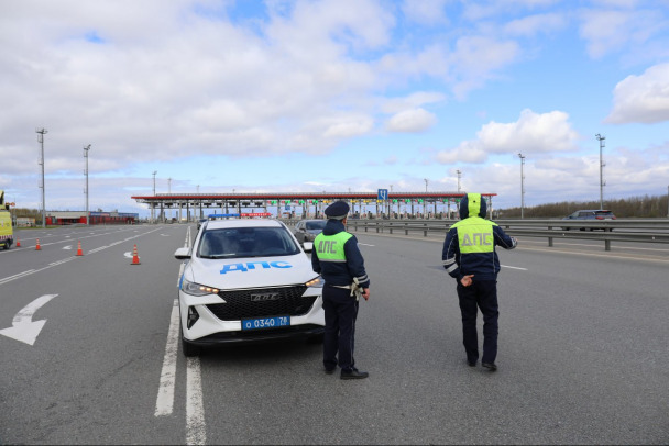 В каршеринге мимо Тосно везли больше 3 кило наркотиков