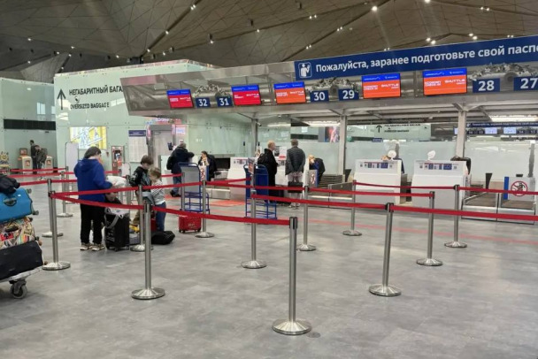 Пулково вернул ограничения на отправку и прием рейсов спустя час