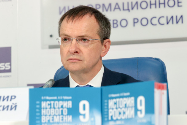 B России издадут учебник истории для глубокого погружения