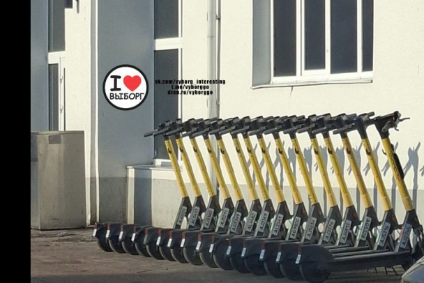 Цвет, название, номер. Как бороться с брошенными самокатами