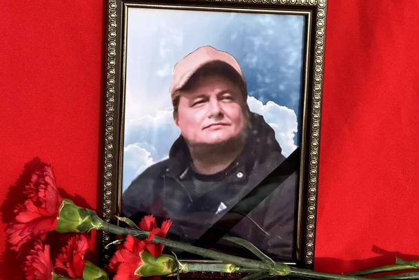 В Тихвине с воинскими почестями похоронили ефрейтора, погибшего на СВО