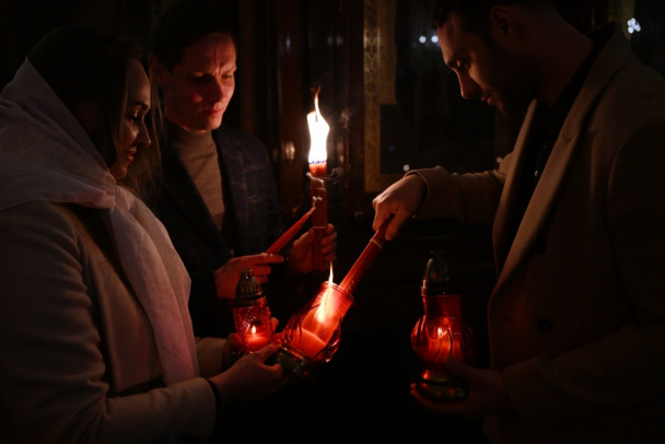 Паломников не пустят на церемонию схождения благодатного огня в Иерусалиме. Первый раз за всю историю