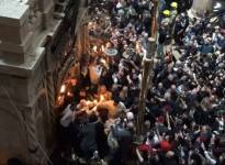 Схождение Благодатного огня у гроба Господня