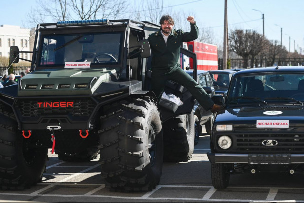 Лесные инспекторы Ленобласти получили более 40 новых машин и вездеходов  начинают с поиска свалок