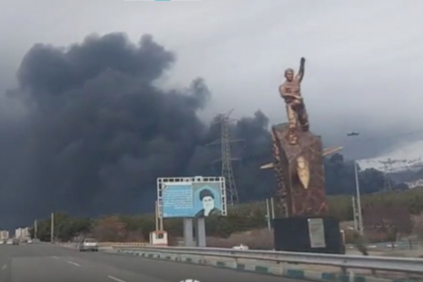 СМИ: В Иране атакованы алюминиевый завод и нефтехимический комплекс