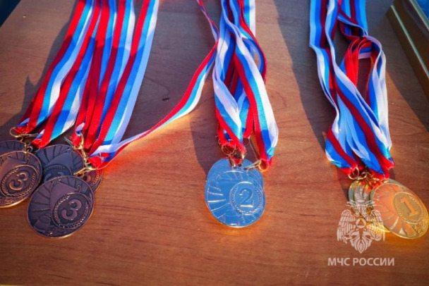 В Киришах прошли соревнования спасателей. Лучшая команда поедет на этап по СЗФО