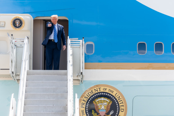 Трамп заявил, что не исключает новых ударов по Ирану. Если не будут приняты условия