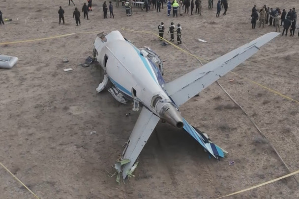 Россия и Азербайджан спустя полтора года урегулировали последствия крушения самолета у Актау