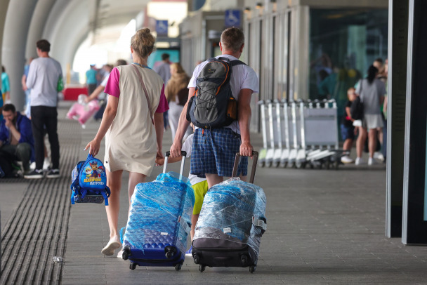 Россиянам запретят брать с собой в самолет пауэрбанк Росавиация дала ответ