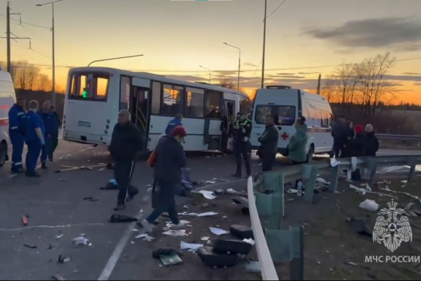 Столкновение фуры и пассажирского автобуса под Гатчиной стало уголовным делом