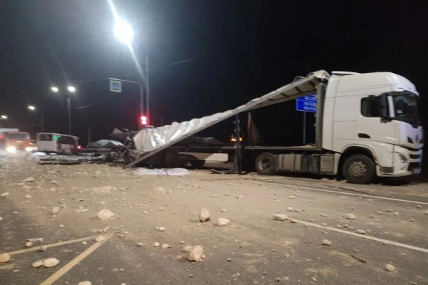 Водитель фуры-автопоезда задержан после ДТП с двумя погибшими на Южном полукольце