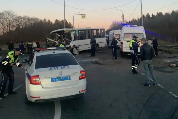 Десять бригад скорой и УЗИ от живота до груди. Пострадавшим в ДТП на Южном полукольце провели шесть операций